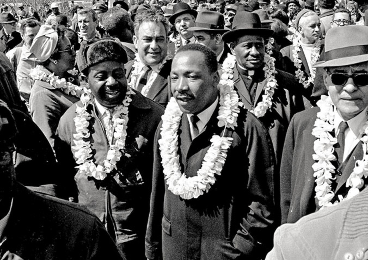 LIFE LESSONS
Like King, Brogdon, whose grandfather demonstrated with MLK learned to play ball—and more—on Auburn Avenue.
